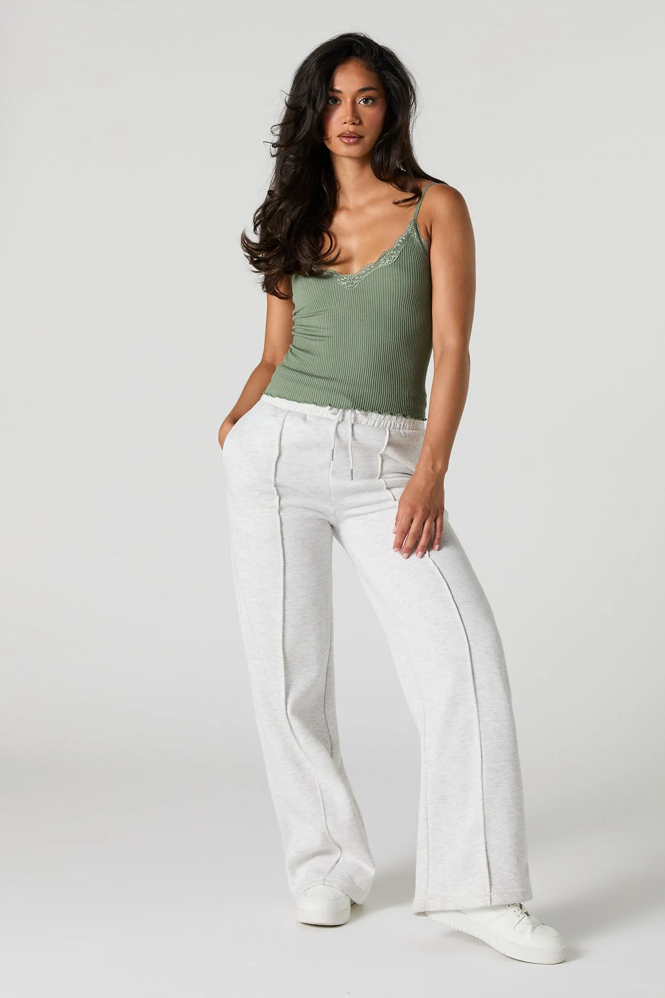 Camisole côtelée sans couture avec liséré de dentelle