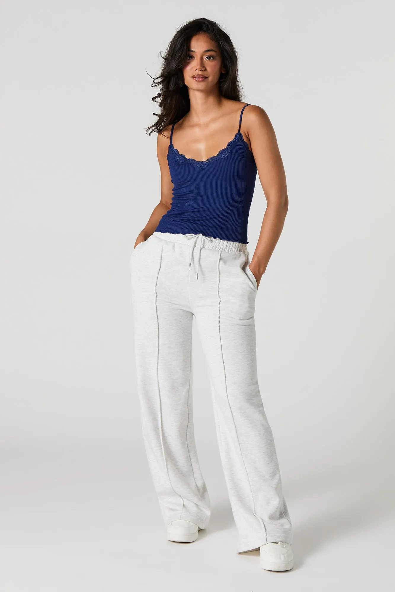 Camisole côtelée sans couture avec liséré de dentelle
