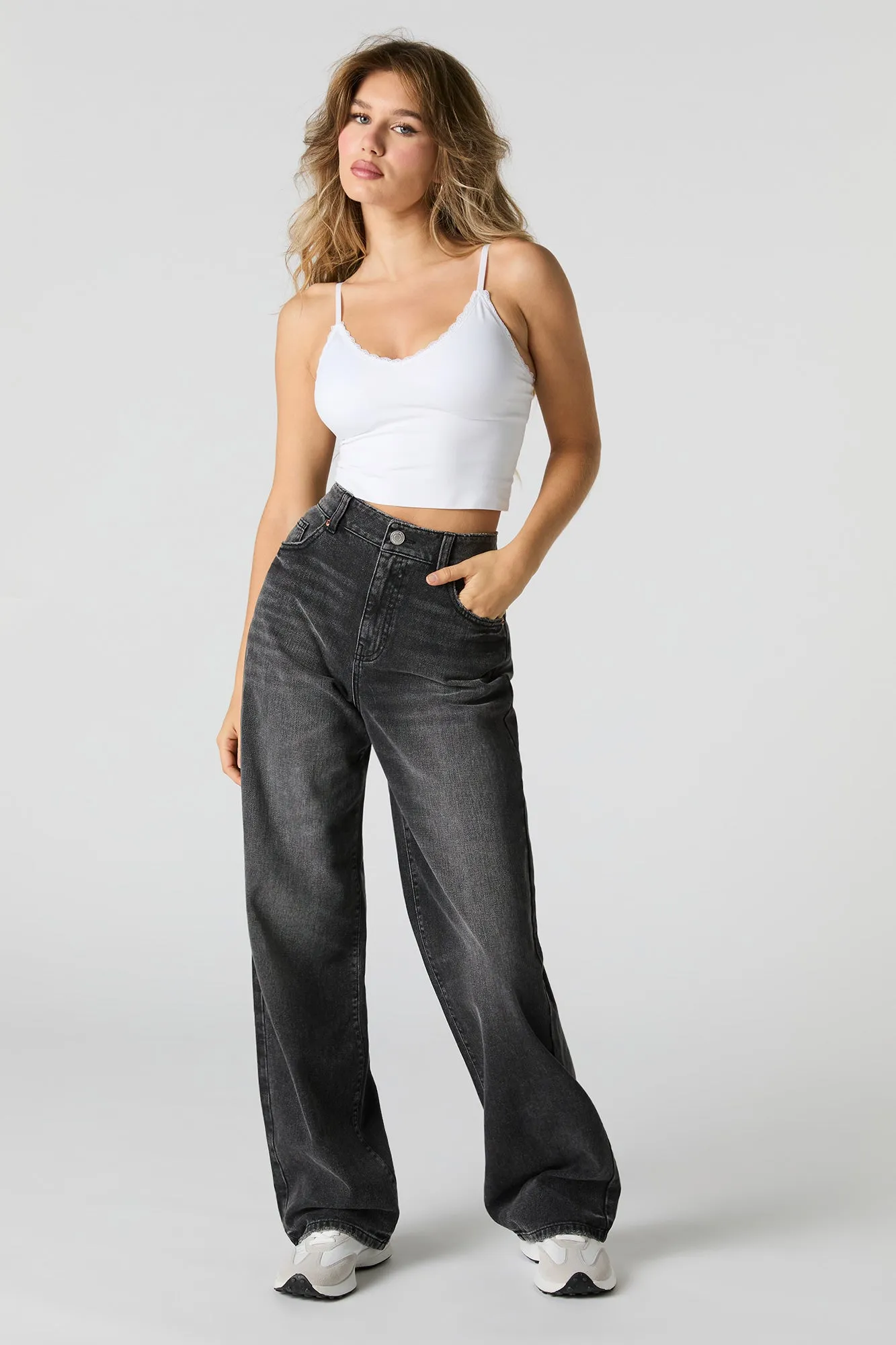 Camisole à soutien-gorge intégré sans couture à bordure en dentelle