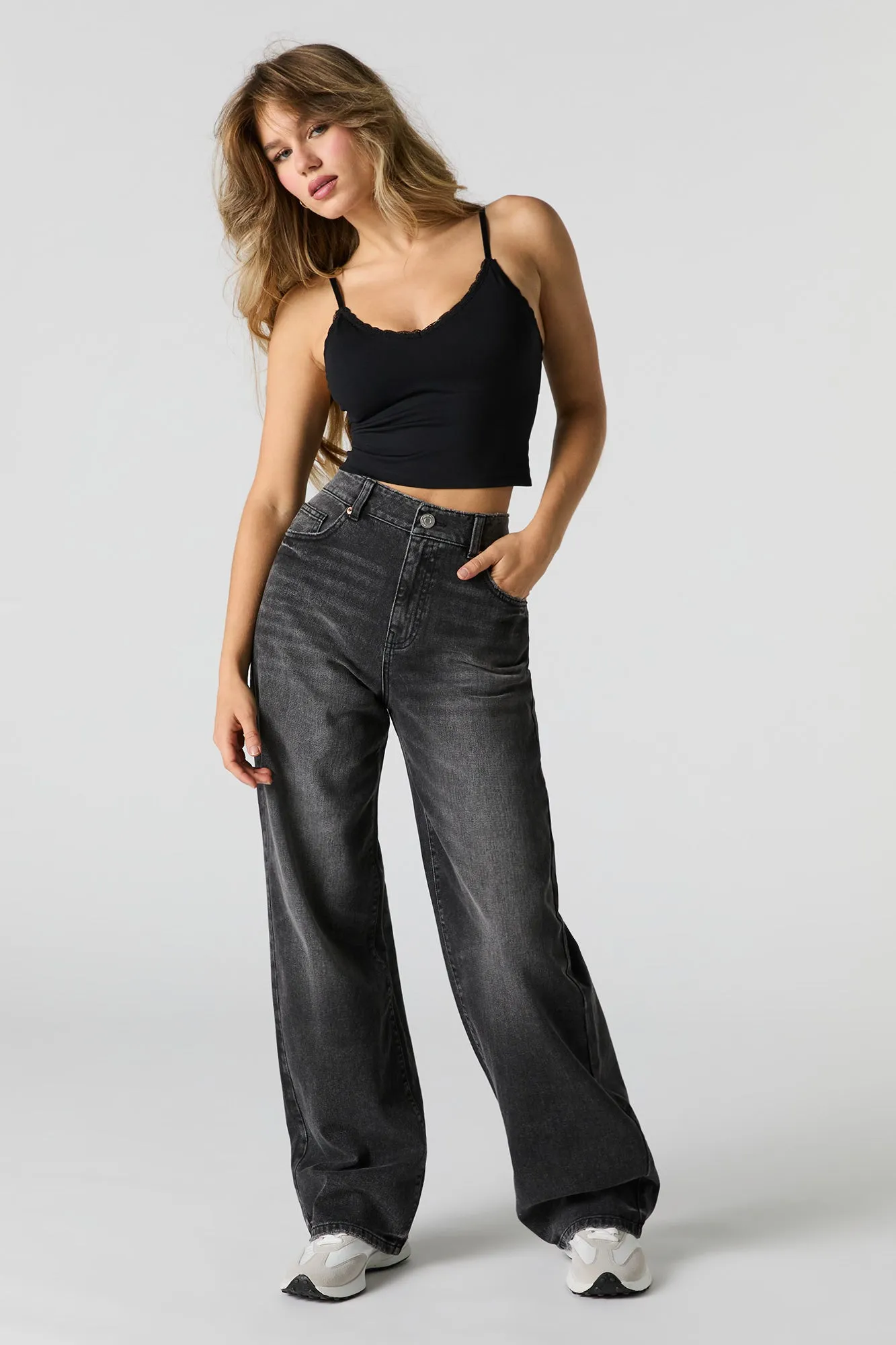 Camisole à soutien-gorge intégré sans couture à bordure en dentelle