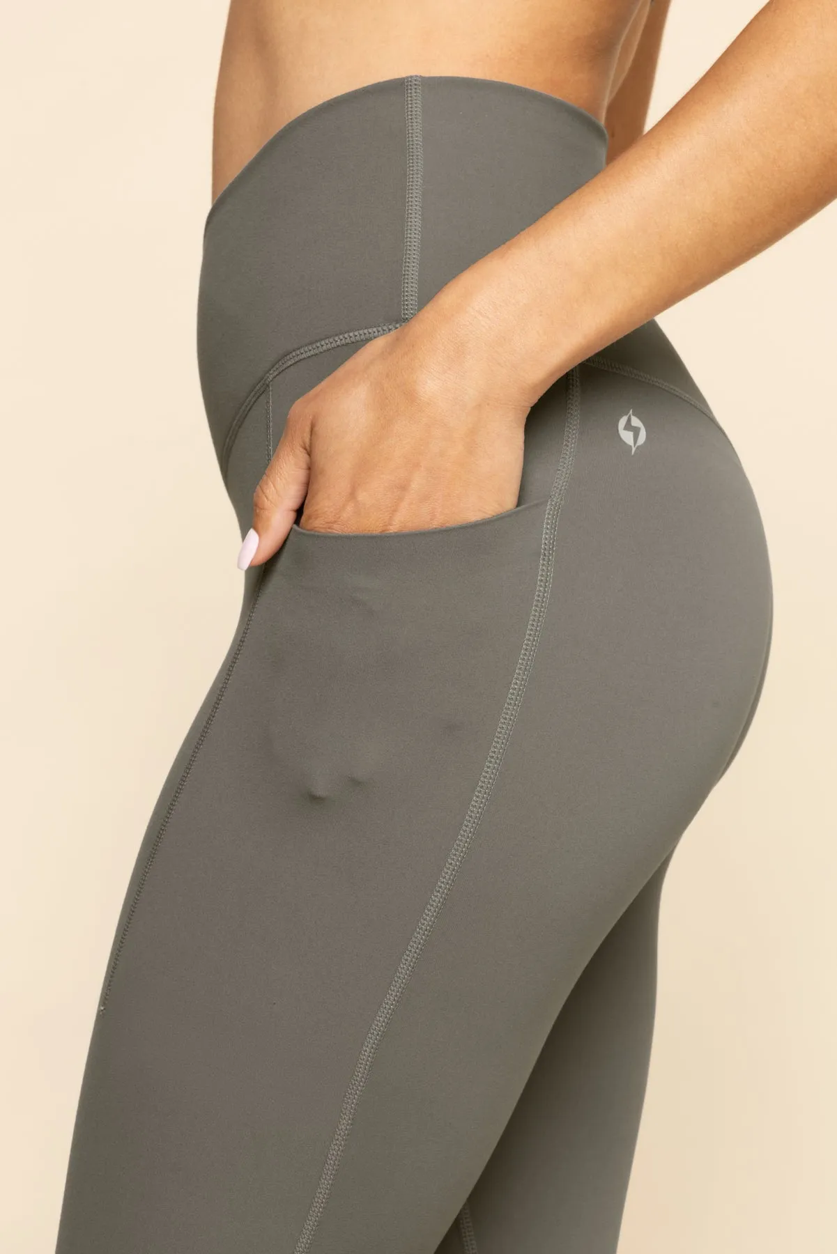 Crisscross Hourglass® Leggings with Pockets - English Ivy