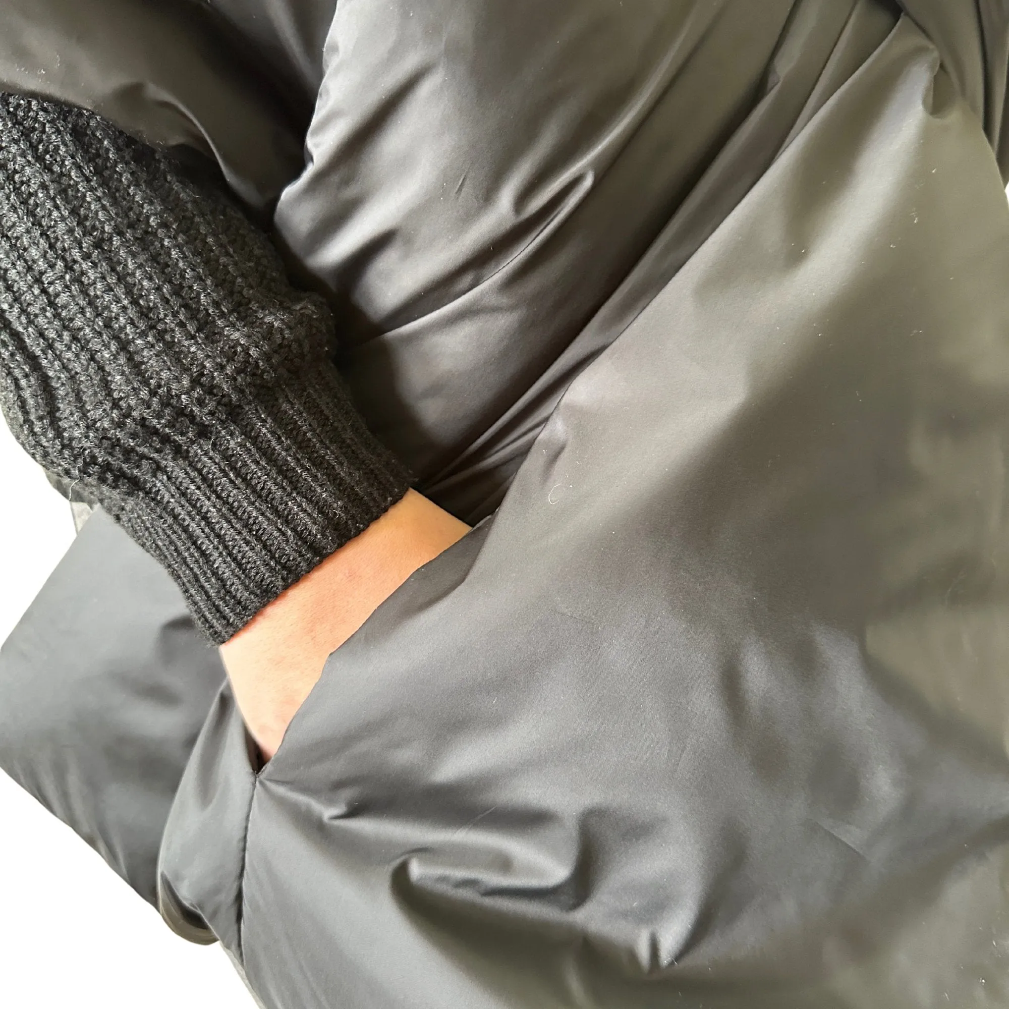 Plus Size Black Long Wide Scarf Puffer – 25x100 inches with 2 Pockets and Belt