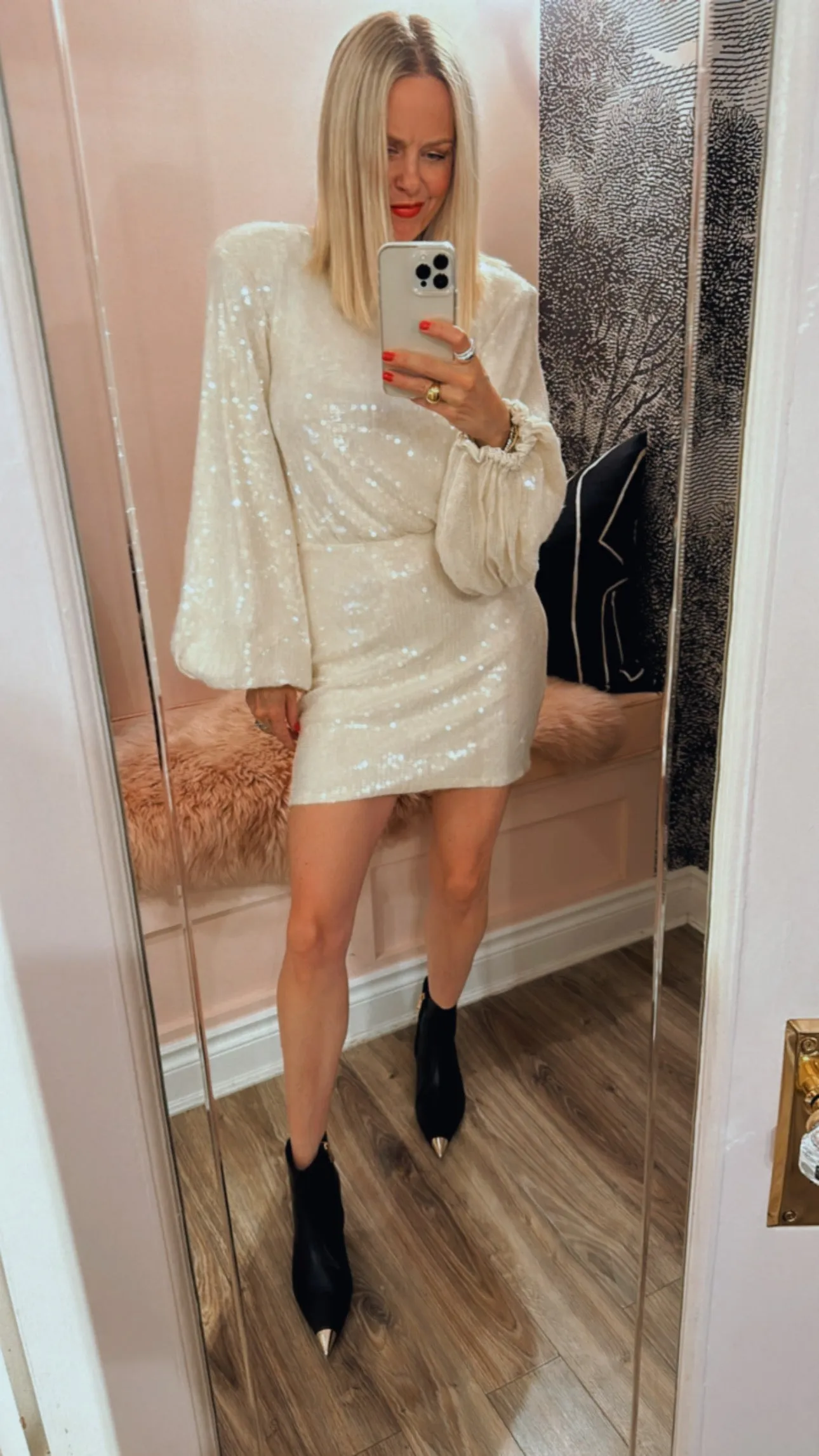 Short Sequins Full Sleeve Dress